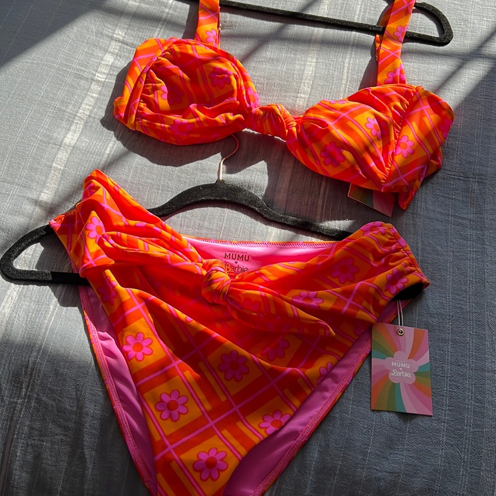 Mumu x Barbie XXL bottom and XL top (runs small). Orange and pink. Unworn!